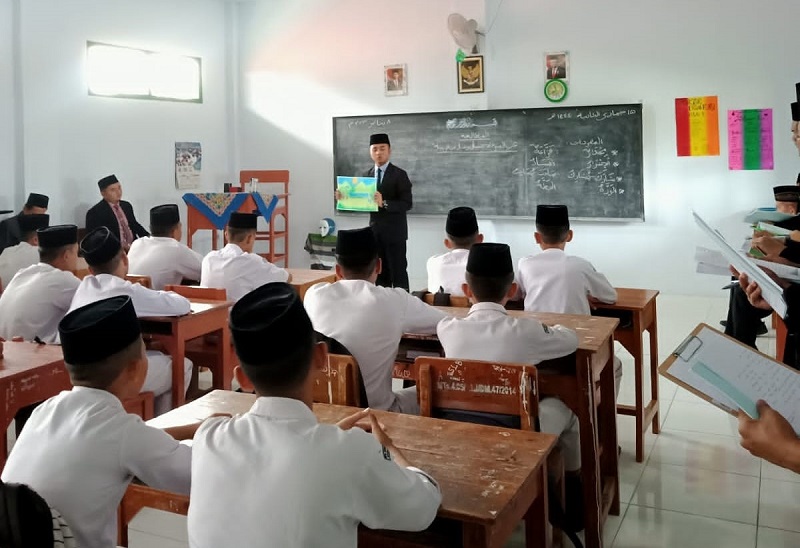 Amaliyah Tadris Perdana : Mencetak Generasi Berlian
