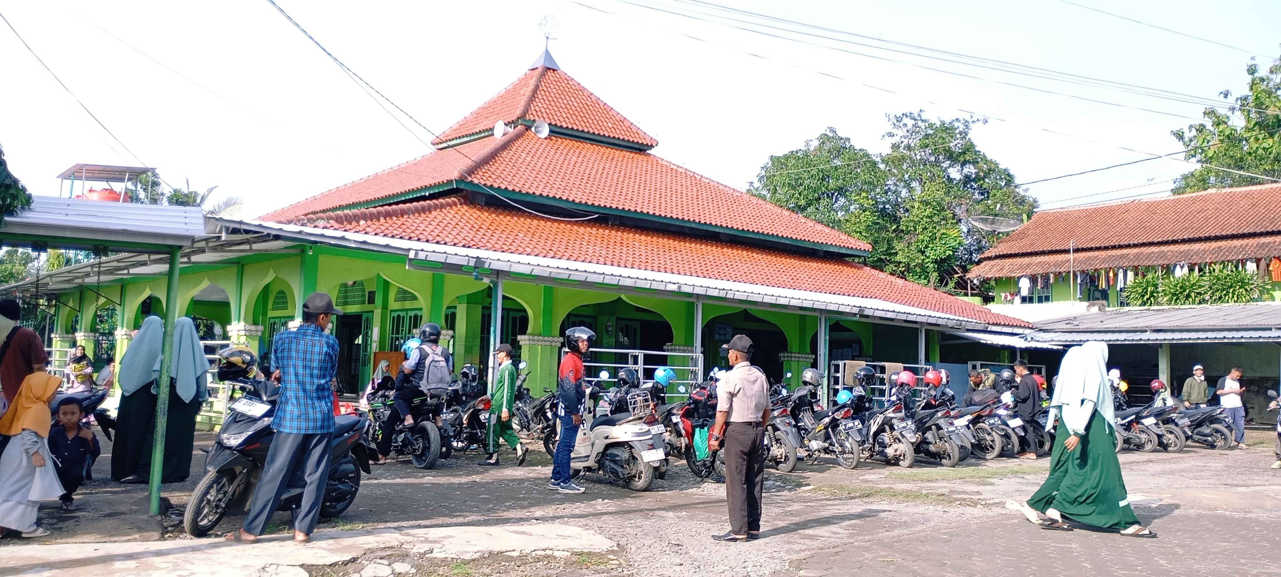 Antusiasme Keluarga Sambut Kepulangan Santri Darul Mujahadah