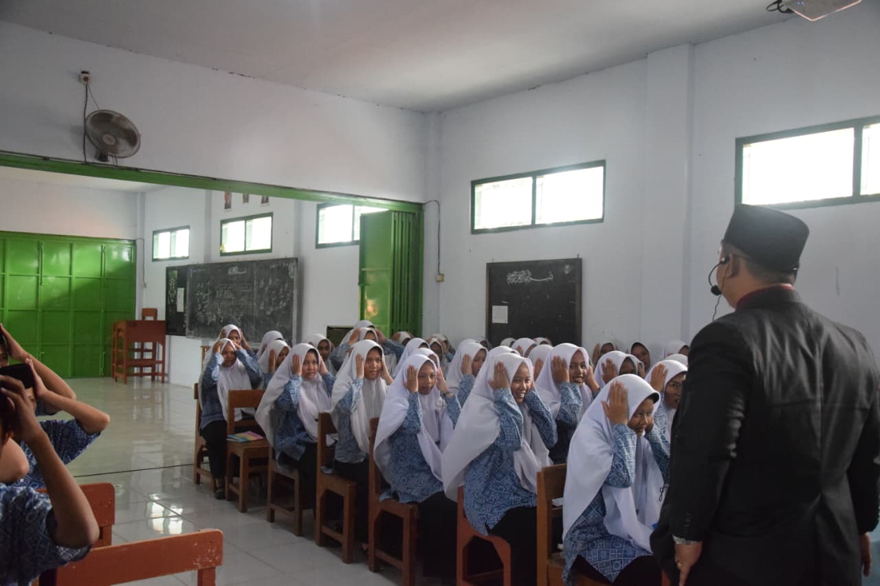 Bimbingan Kepemimpinan OSDAM Periode 2025-2026 : Membentuk Pemimpin Santri yang Visioner?