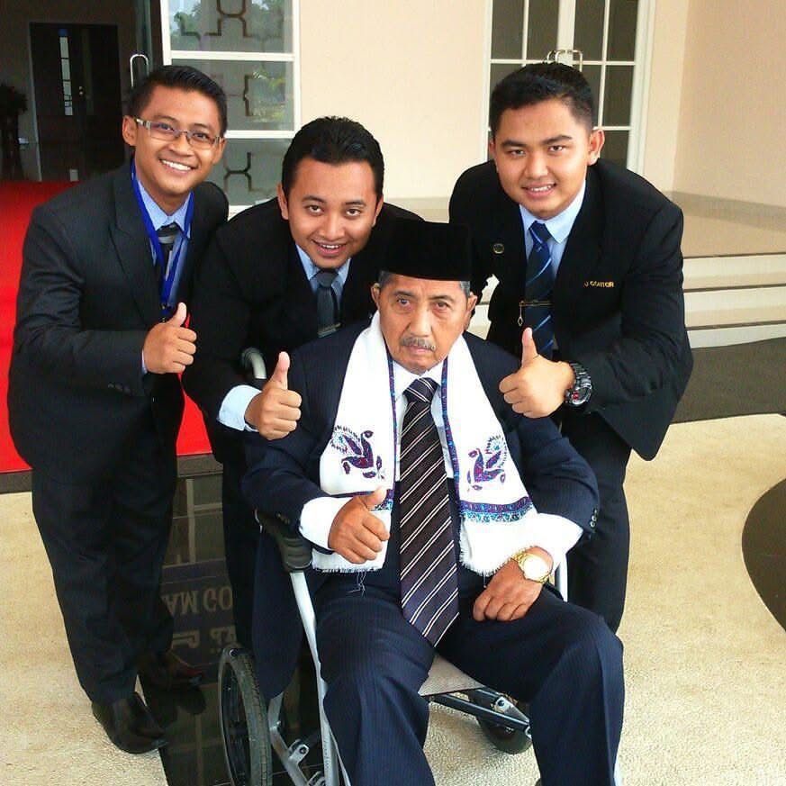 Daya Tahan Seorang Pemimpin Menurut Dr. KH. Abdullah Syukri Zarkasyi, M.A.