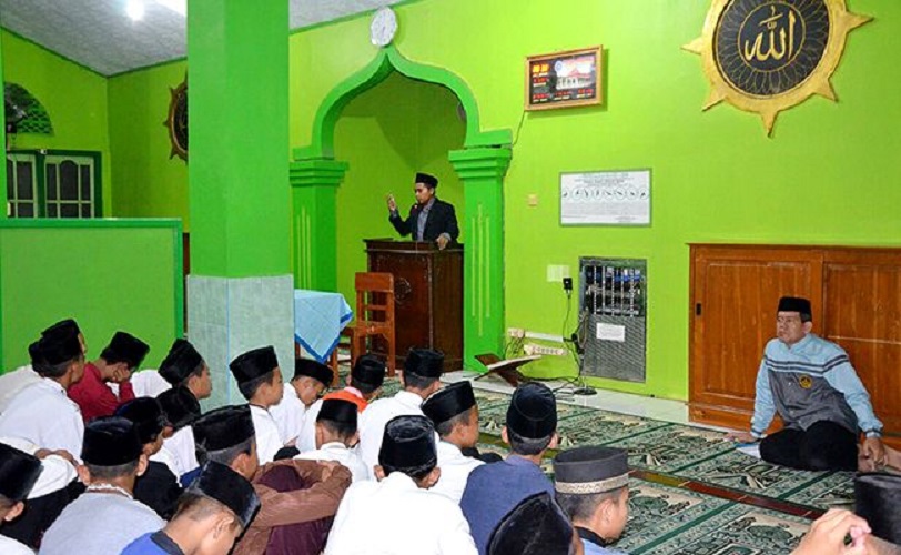 Etiket Jelang Liburan Santri Darul Mujahadah
