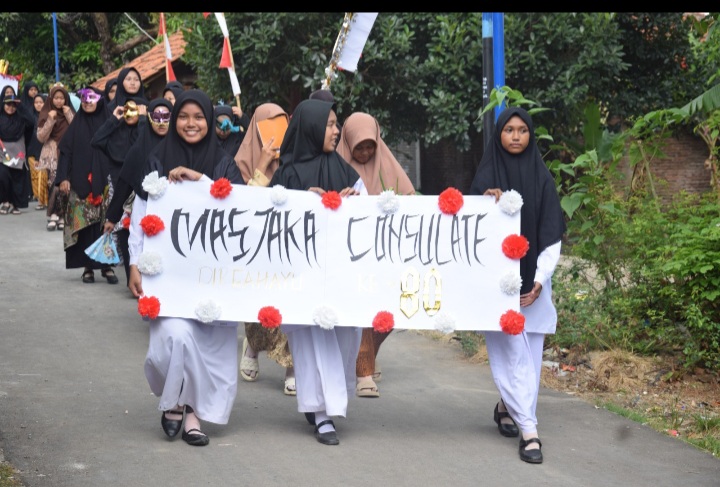 Karnaval Santri Darul Mujahadah Semarakkan Prupuk