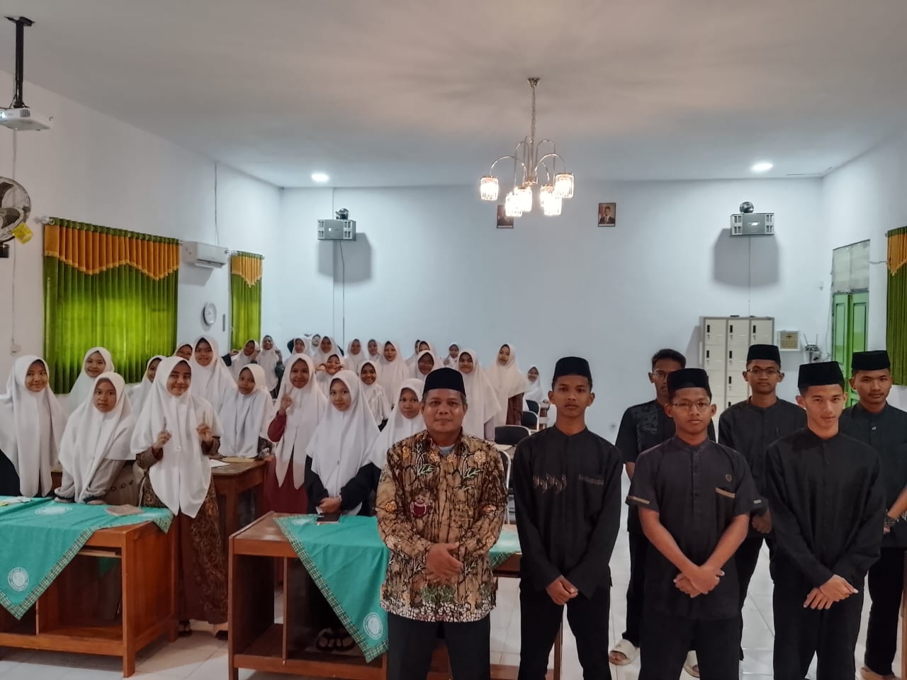 Mencetak Generasi Qur’ani: Pembekalan Mengajar Al-Qur’an Bersama Ustadz Ahmad Dhofari