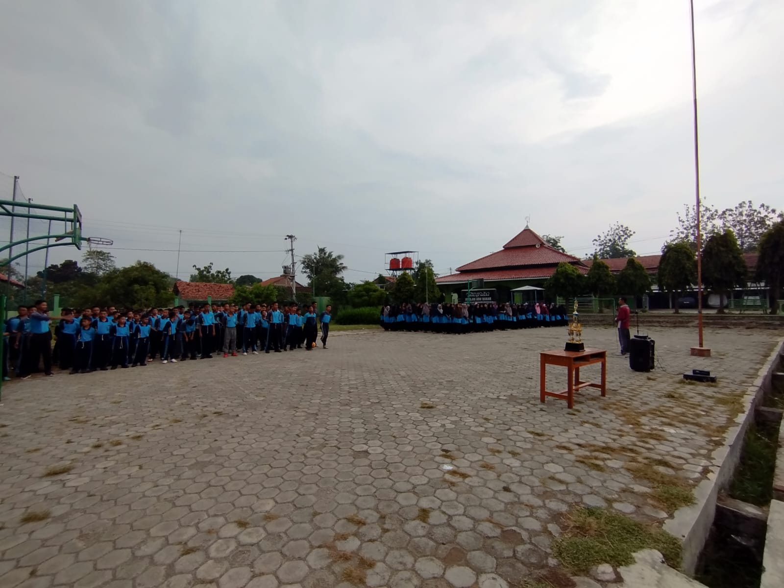 Meriahnya Pembukaan Pekan Olahraga dan Senin (PORSENI) Darul Mujahadah.24/25