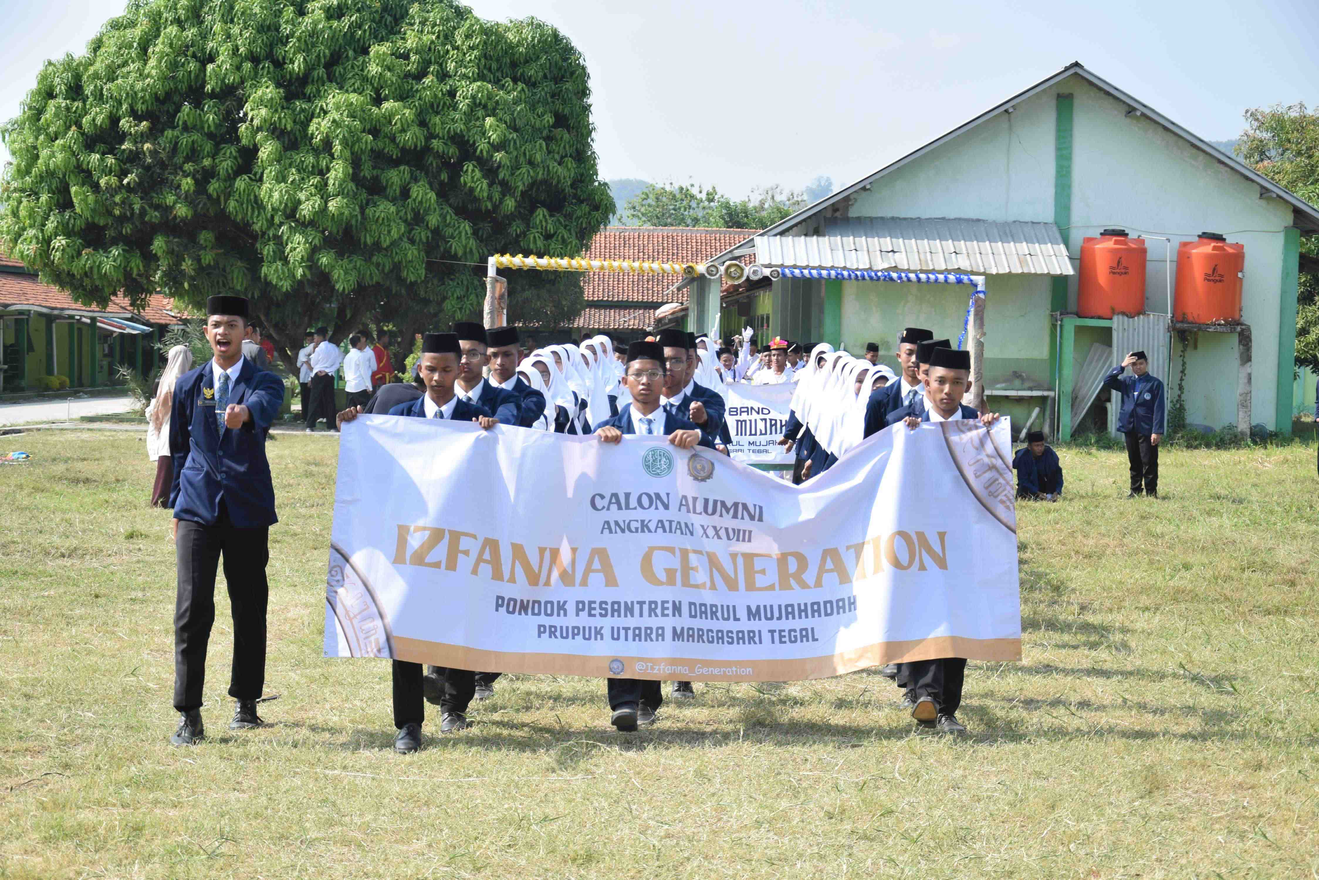 Parade Barisan Semarakkan Akhir Apel Tahunan Pondok Pesantren Darul Mujahadah?