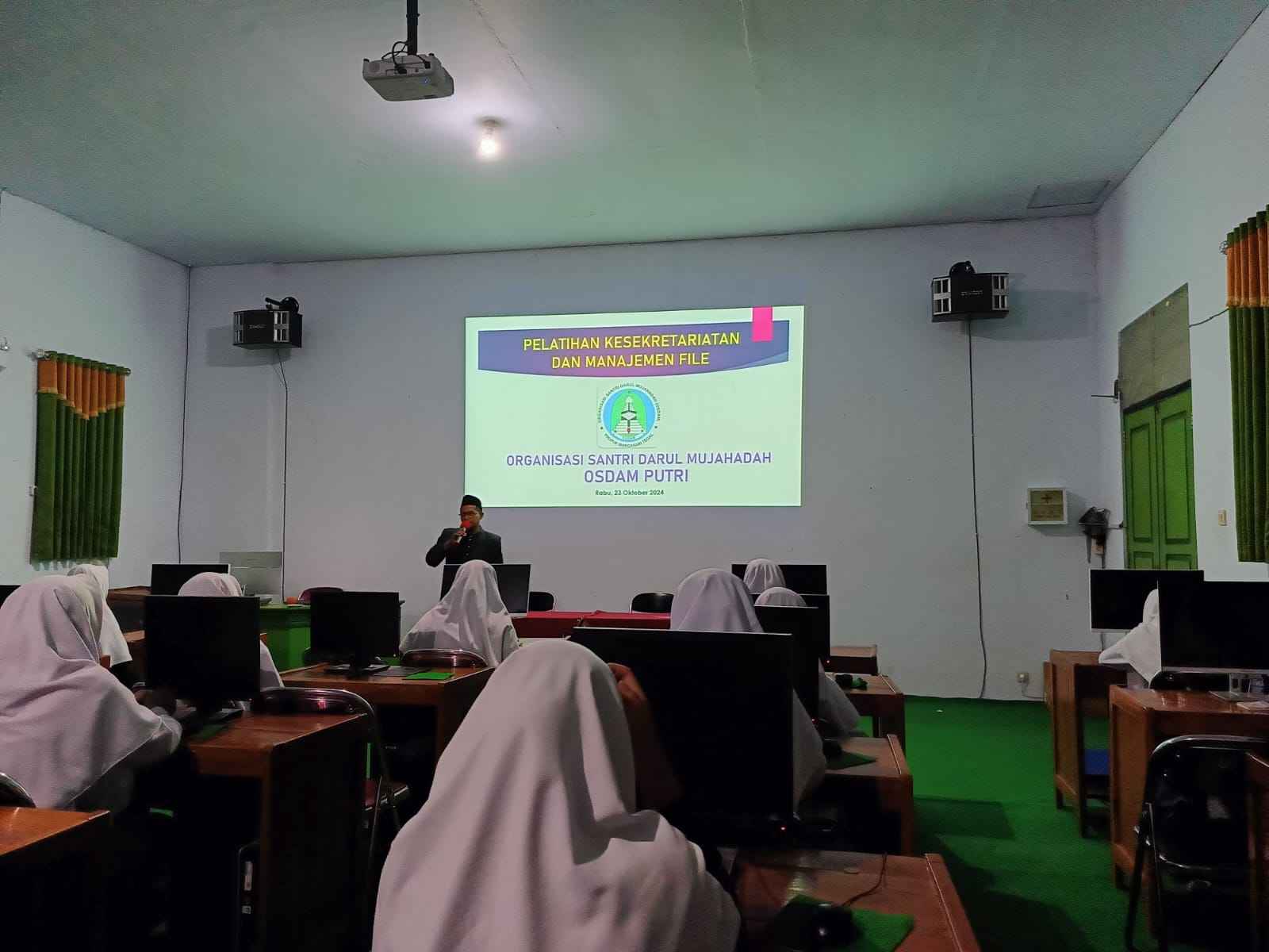 Pelatihan Kesekretariatan OSDAM: Meningkatkan Keterampilan Administrasi untuk Kinerja Organisasi.