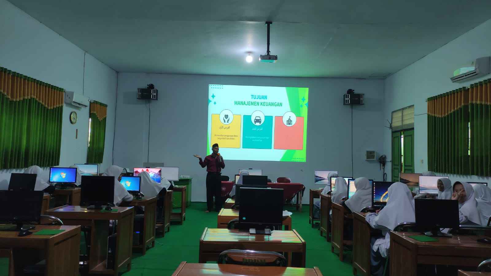Pelatihan Manajemen OSDAM: Mempersiapkan Generasi Pemimpin dengan Keterampilan Manajerial Unggul.