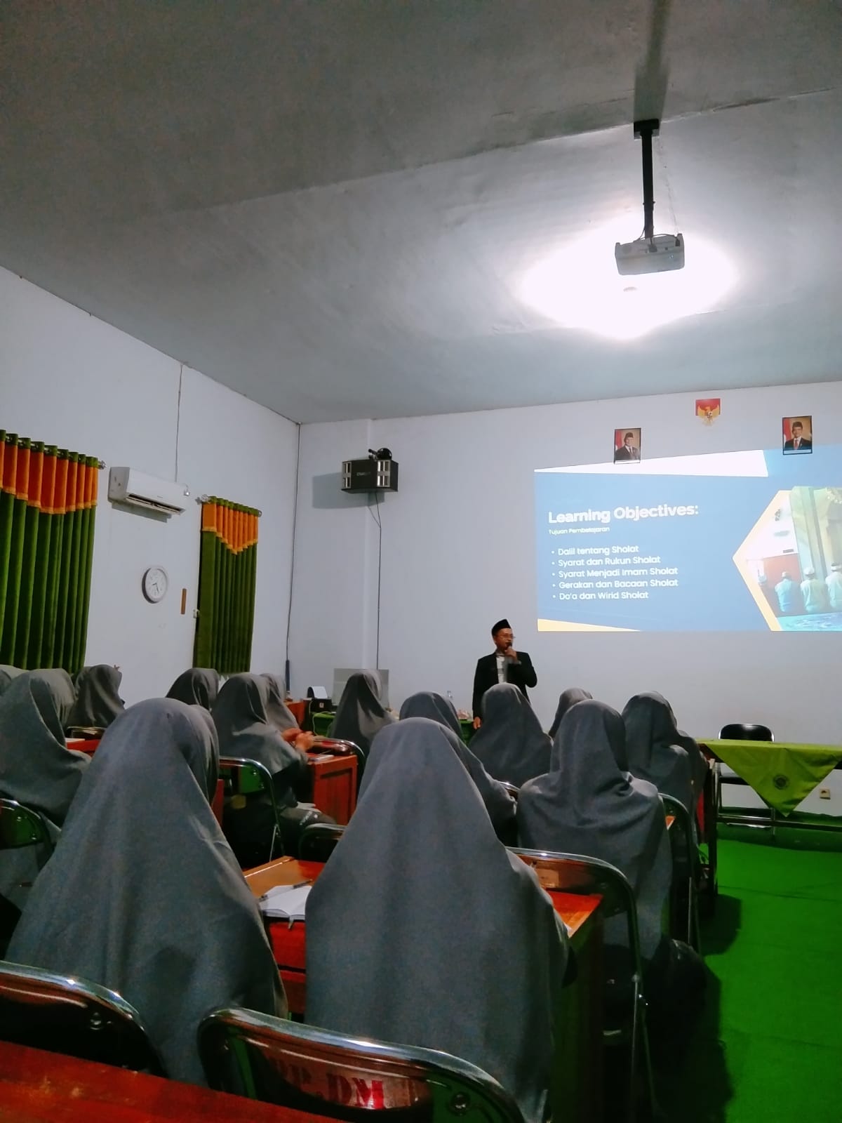 Pembekalan Imamah Izfanna Generation: Menyemai Jiwa Kepemimpinan Santri Kelas 6 TMI