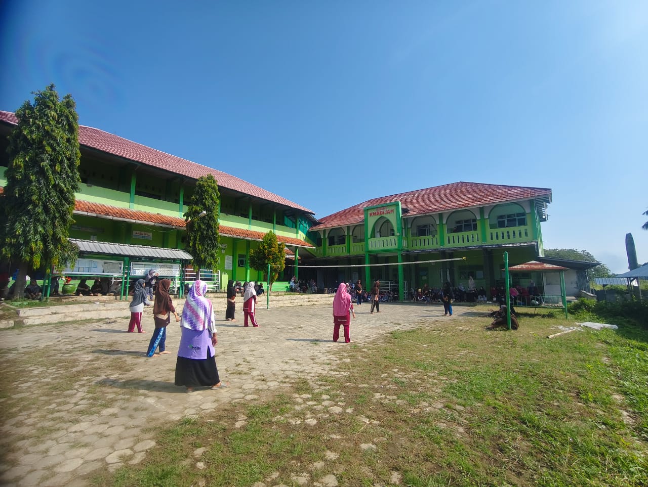 PEMBUKAAN PORSENI PONDOK PESANTREN DARUL MUJAHADAH 2025 : Semarak Sportivitas dan Kreativitas Santri
