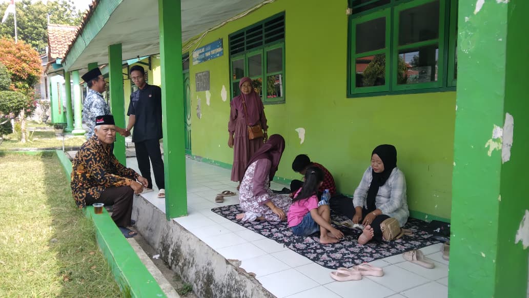 Penjengukan & Pengambilan Raport Izfanna Generation di Pondok Pesantren Darul Mujahadah