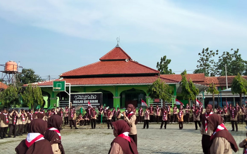 Pererat Tali Ukhuwwah antar Santri Melalui Perkemahan Kamis dan Jumat