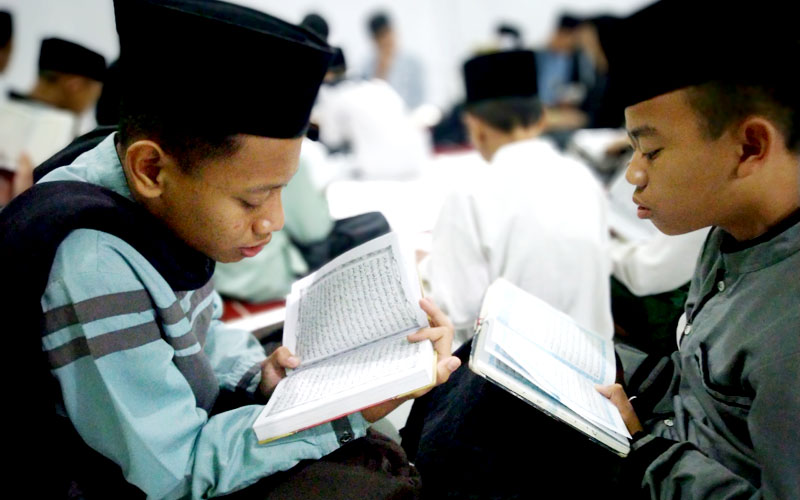 Sambut Tahun Baru Islam Santri Darul Mujahadah Adakan Khataman Al-Qur?an