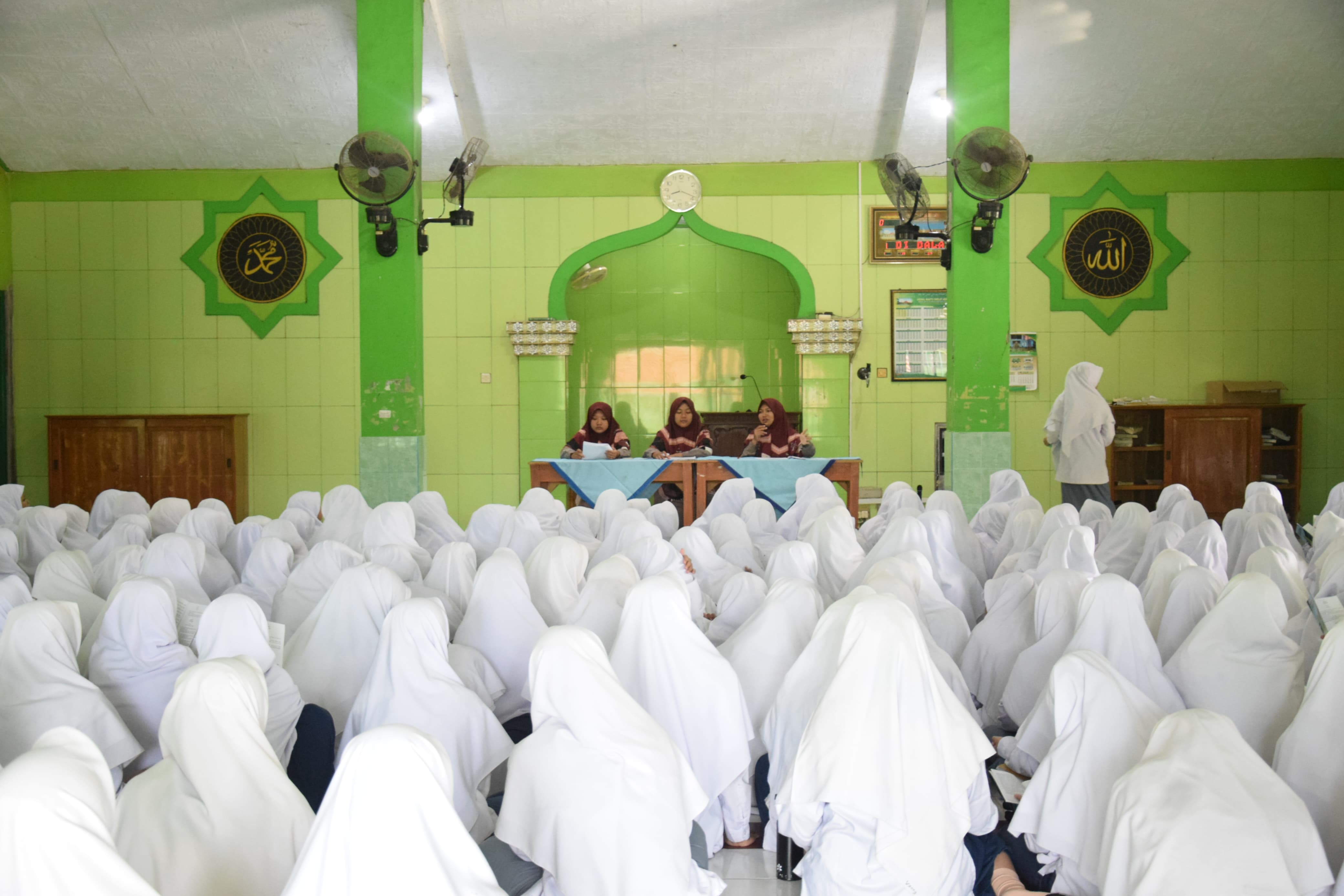 Santri Darul Mujahadah Ikuti Pembacaan 