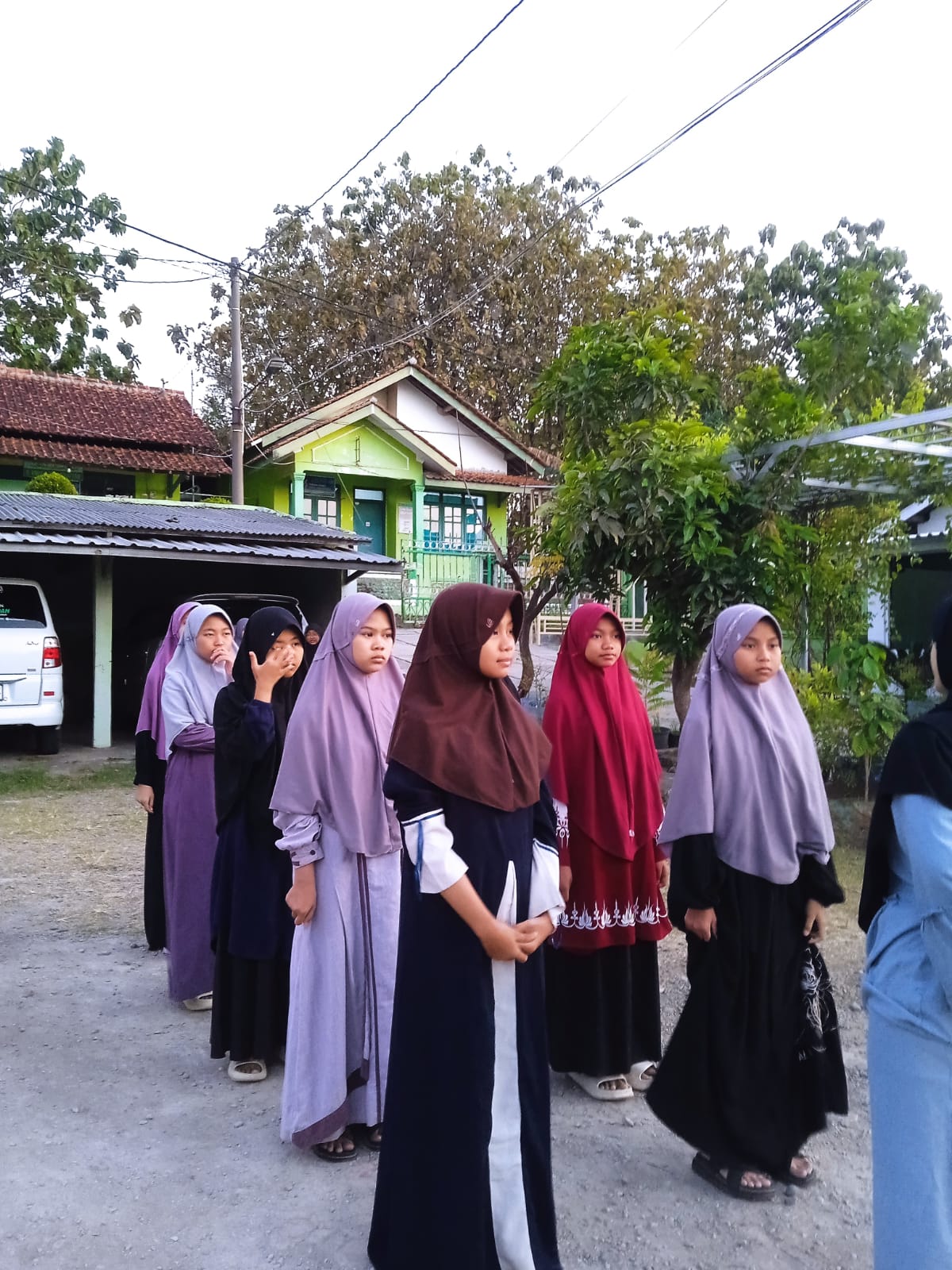 Santri Pondok Pesantren Darul Mujahadah Giat Berlatih untuk Apel Tahunan 27 Juli 2025