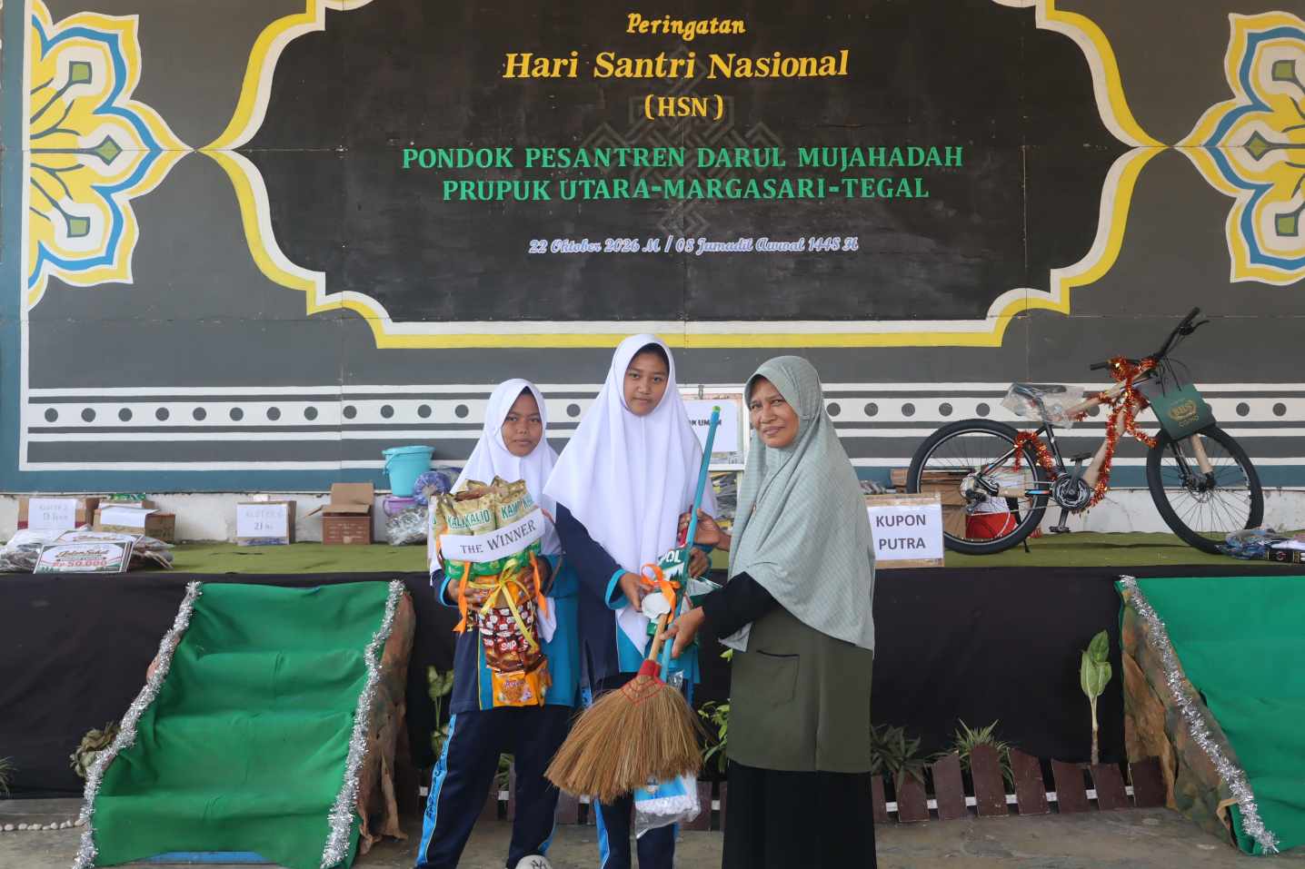 Semarak Hari Santri Nasional 2026, Pondok Pesantren Darul Mujahadah Gelar Jalan Sehat dan Pembagian Doorprize