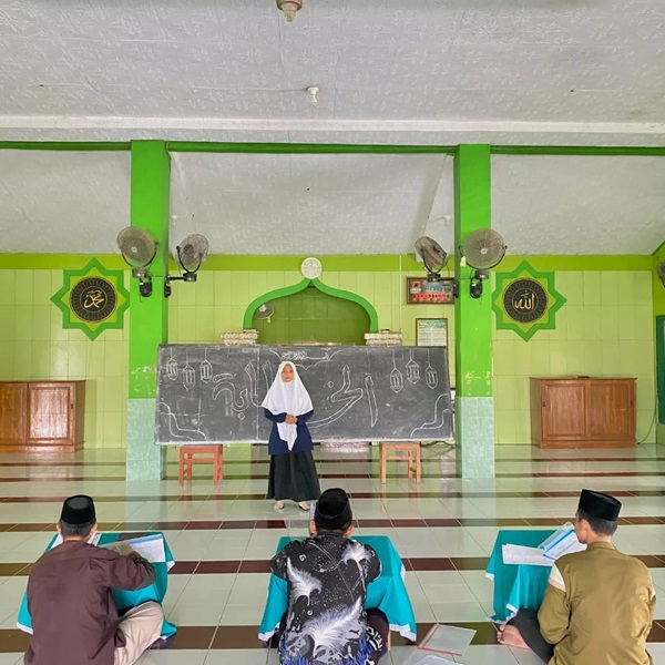 Semi Final Lomba Pidato 3 Bahasa Tingkat MTS Darul Mujahadah.