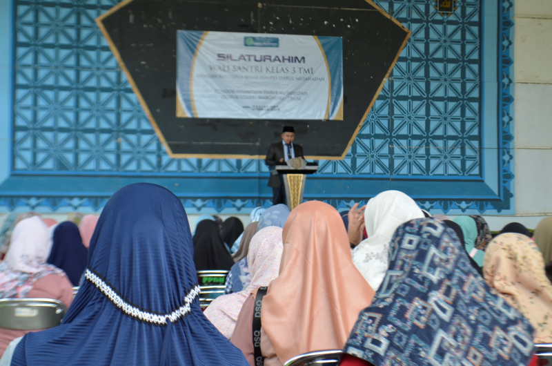 Silaturahmi Wali Santri Kelas 3 TMI Bersama Keluarga Besar Pondok Pesantren Darul Mujahadah.