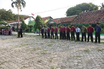 Upacara Pembukaan Ujian Akhir Semester (UAS) Genap 2025/2026: Menanam Tekad, Menumbuhkan Kesuksesan