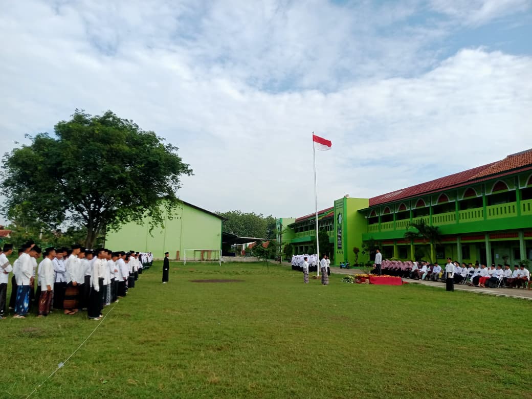 Upacara Peringatan Hari Santri Nasional (HSN) 2025 di Ponpes Darul Mujahadah